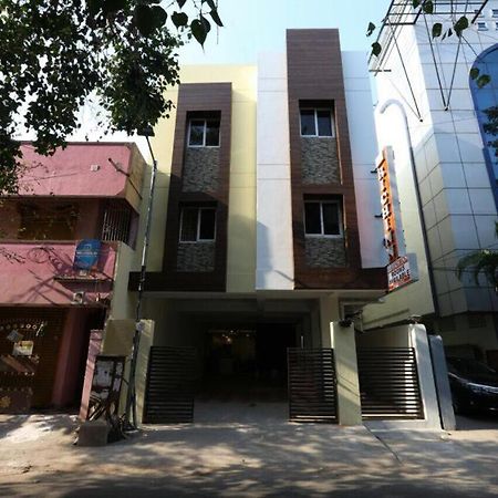 Hotel Rich Inn Madras Buitenkant foto