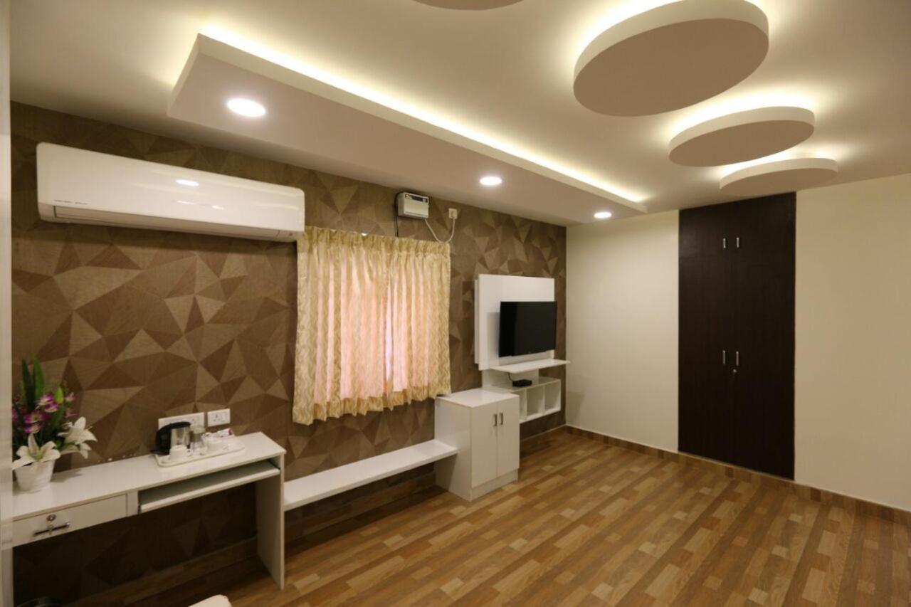 Hotel Rich Inn Madras Buitenkant foto