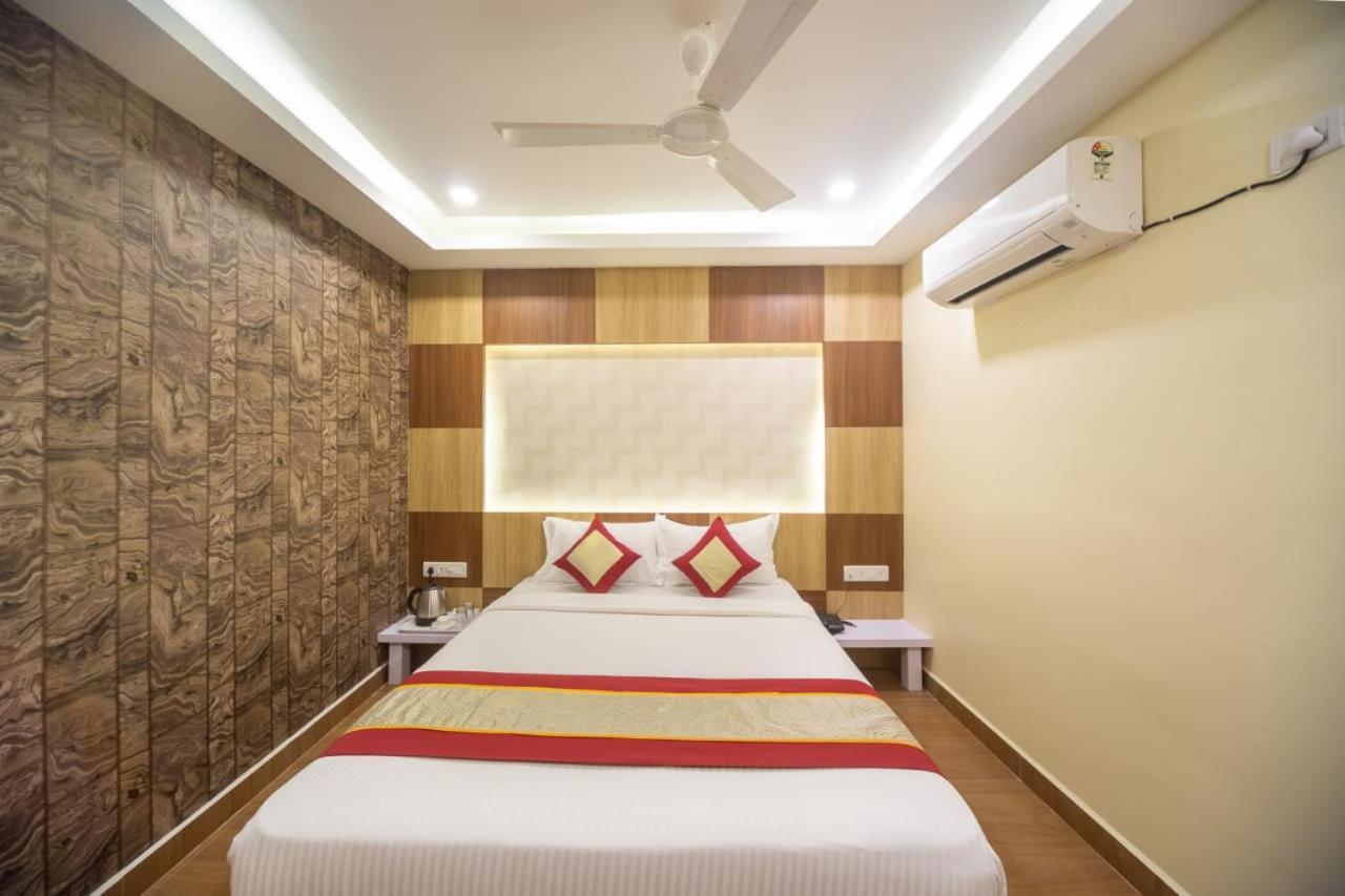 Hotel Rich Inn Madras Buitenkant foto
