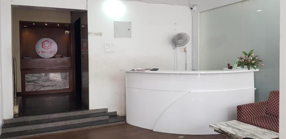 Hotel Rich Inn Madras Buitenkant foto