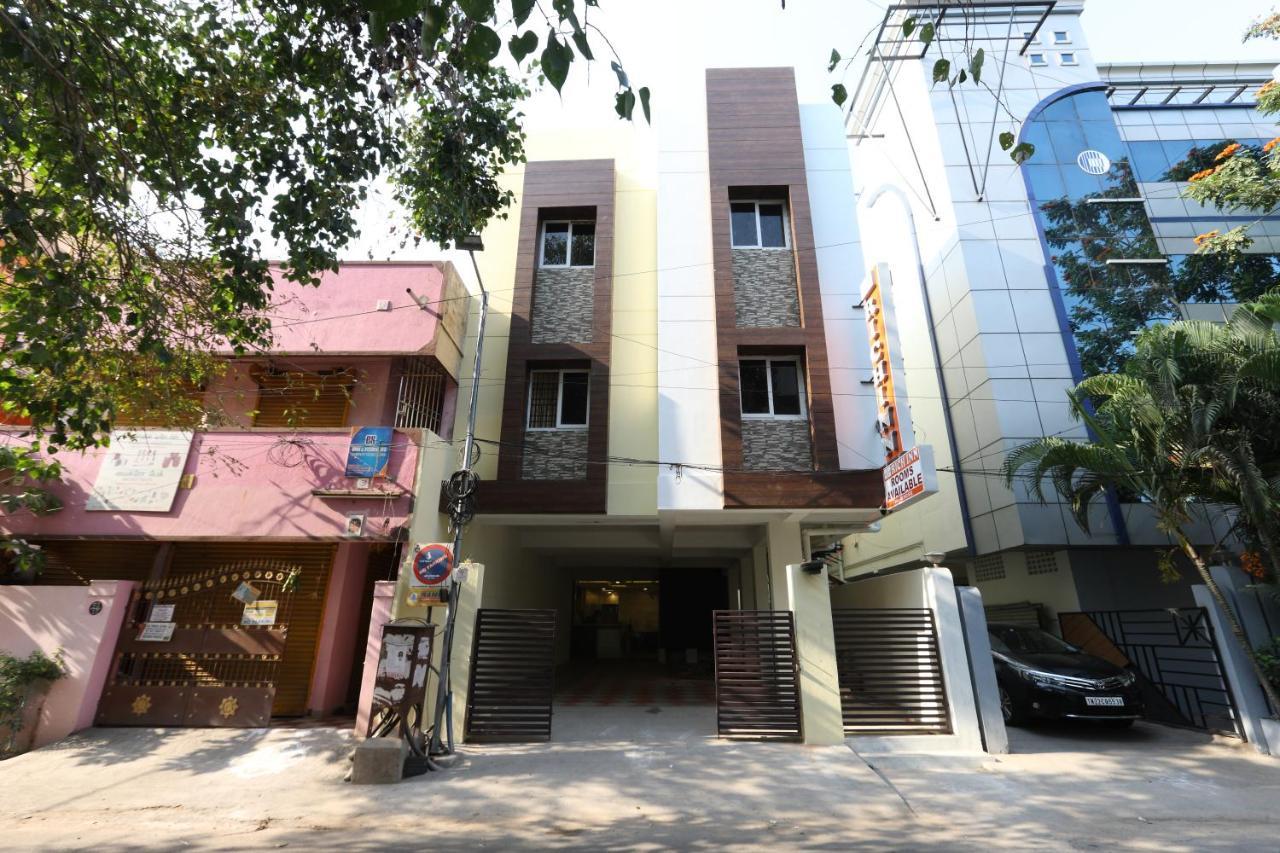 Hotel Rich Inn Madras Buitenkant foto